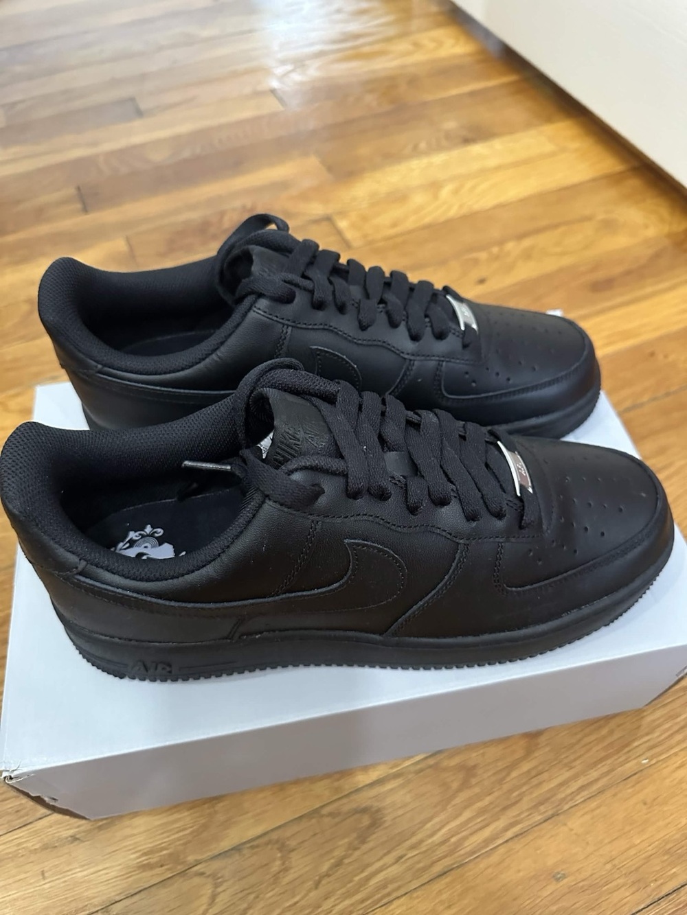 *Slightly Used* Air Force Women Black (DD8959-001) Size 11W